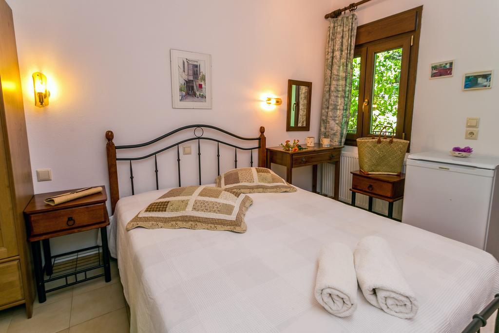 Pension Aldebaran Hotel Potos Room photo